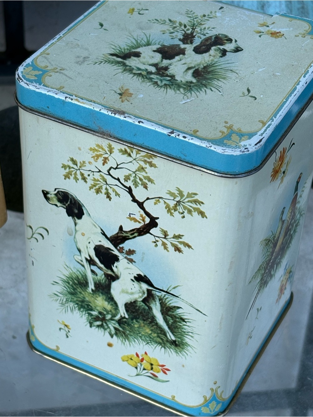 English Dog Tin